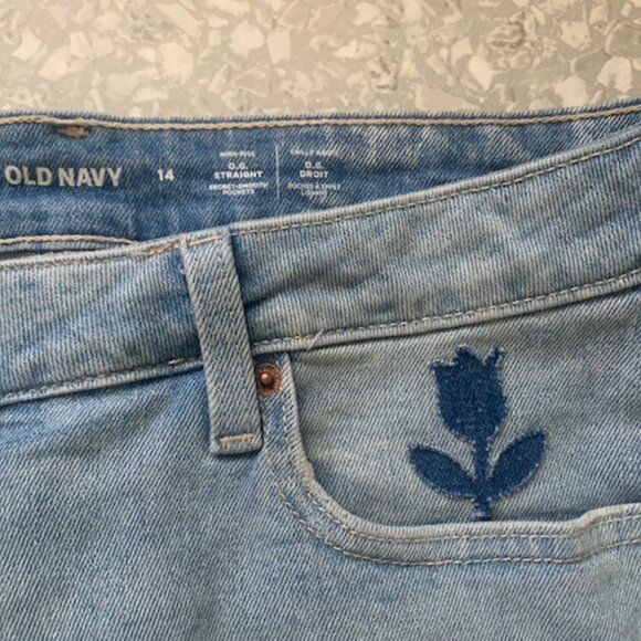Old Navy high-waisted "OG" cut-off jean shorts (size 14) - Picture 3 of 5